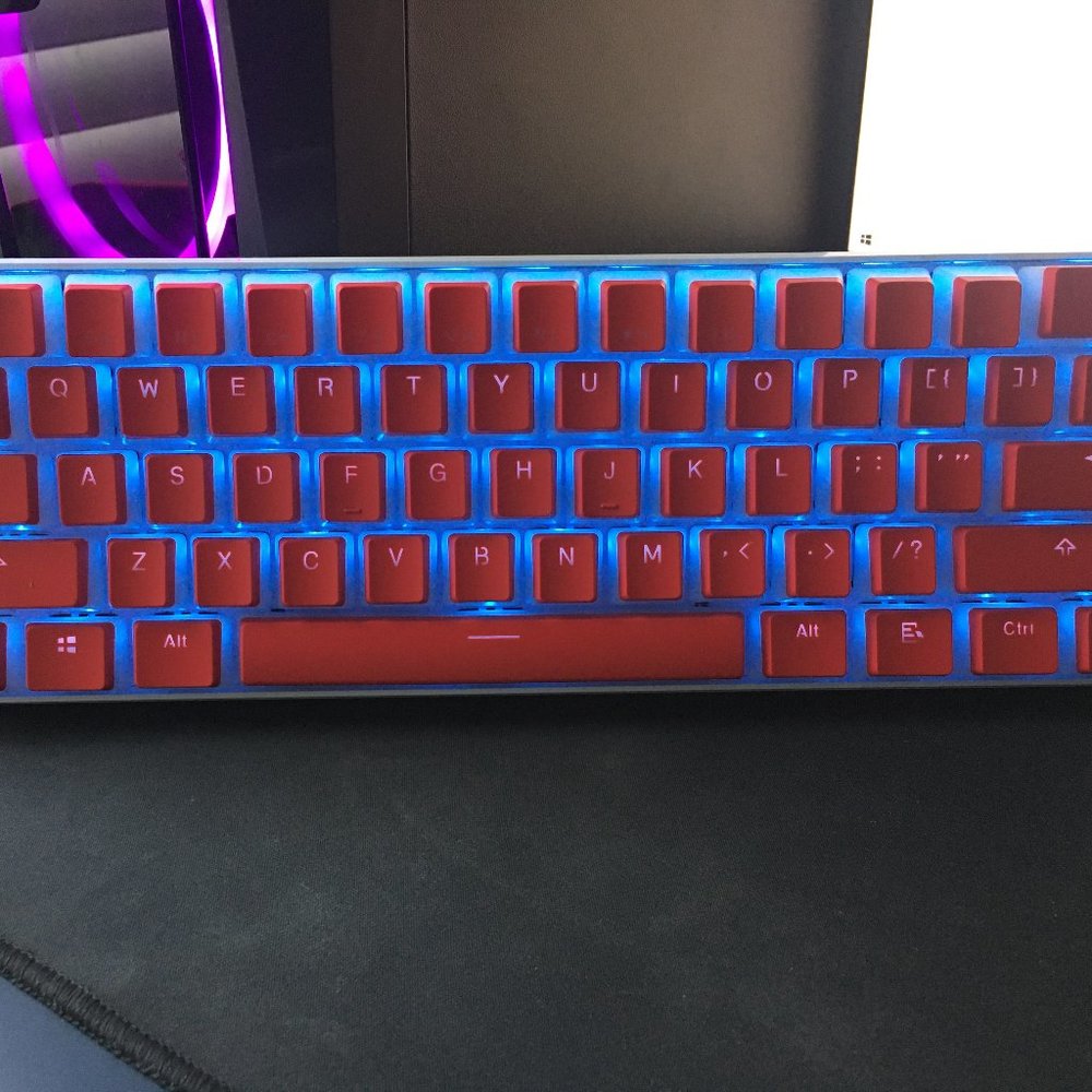 Wireless RK61 With Blue Switches And Red Keycaps - Picture 2 of 2